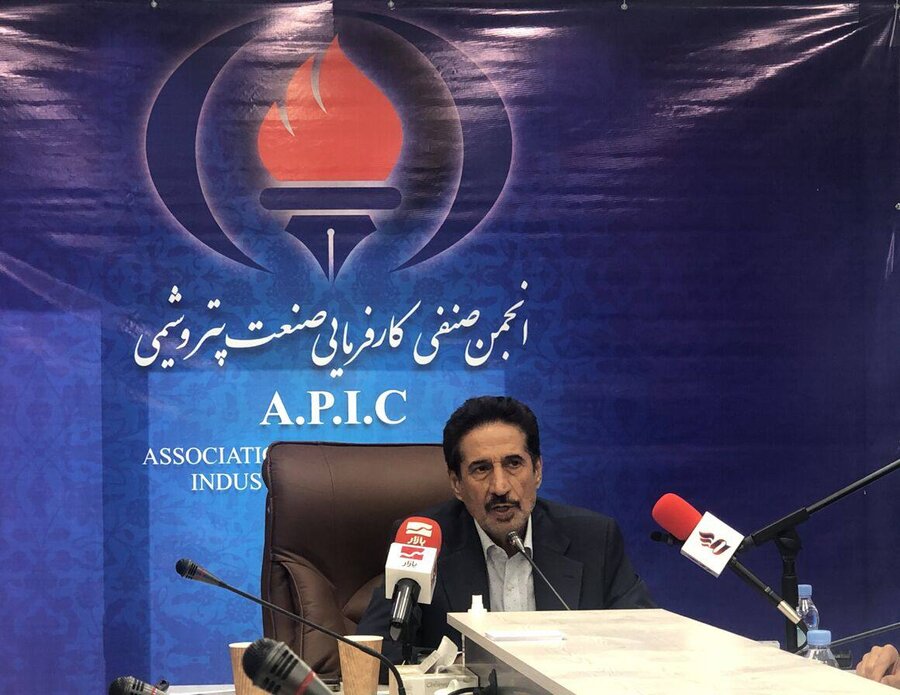 رشد ٢٥ درصدی عرضه‌ محصولات پتروشیمی در بورس کالا