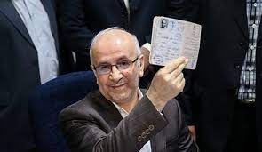 حسن سبحانی با شعار «اقتصاد بدون ربا» ثبت نام کرد